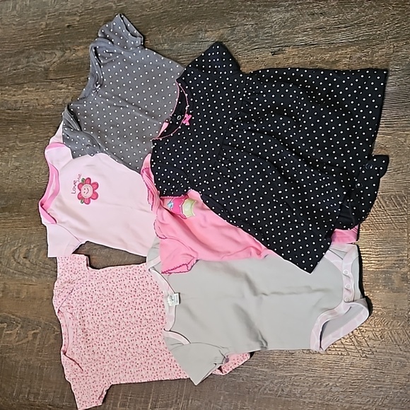 Bundle of 6 short sleeve onesies baby girl - Picture 1 of 7